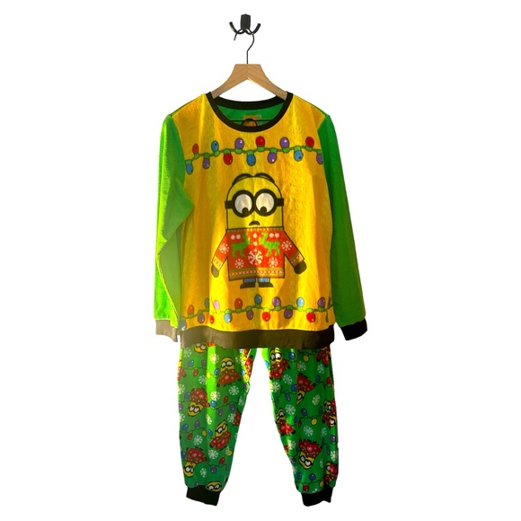 Despicable Me Minion Christmas Pajamas Set Holiday‎ Lights L (12-14) - Picture 1 of 8